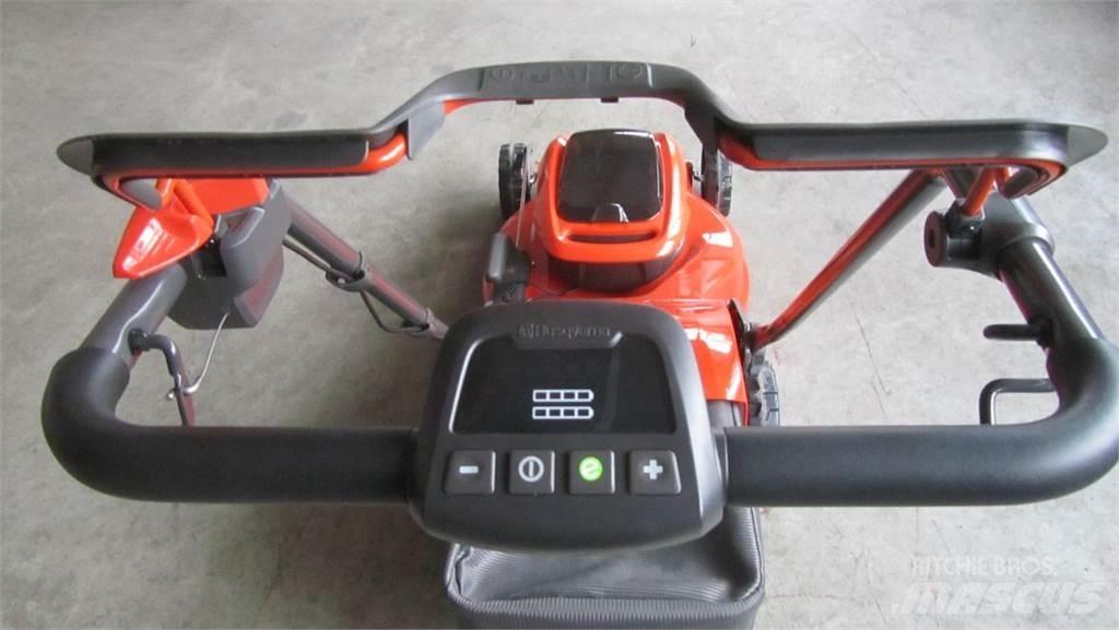 Husqvarna LC 347iVX Tractores corta-césped