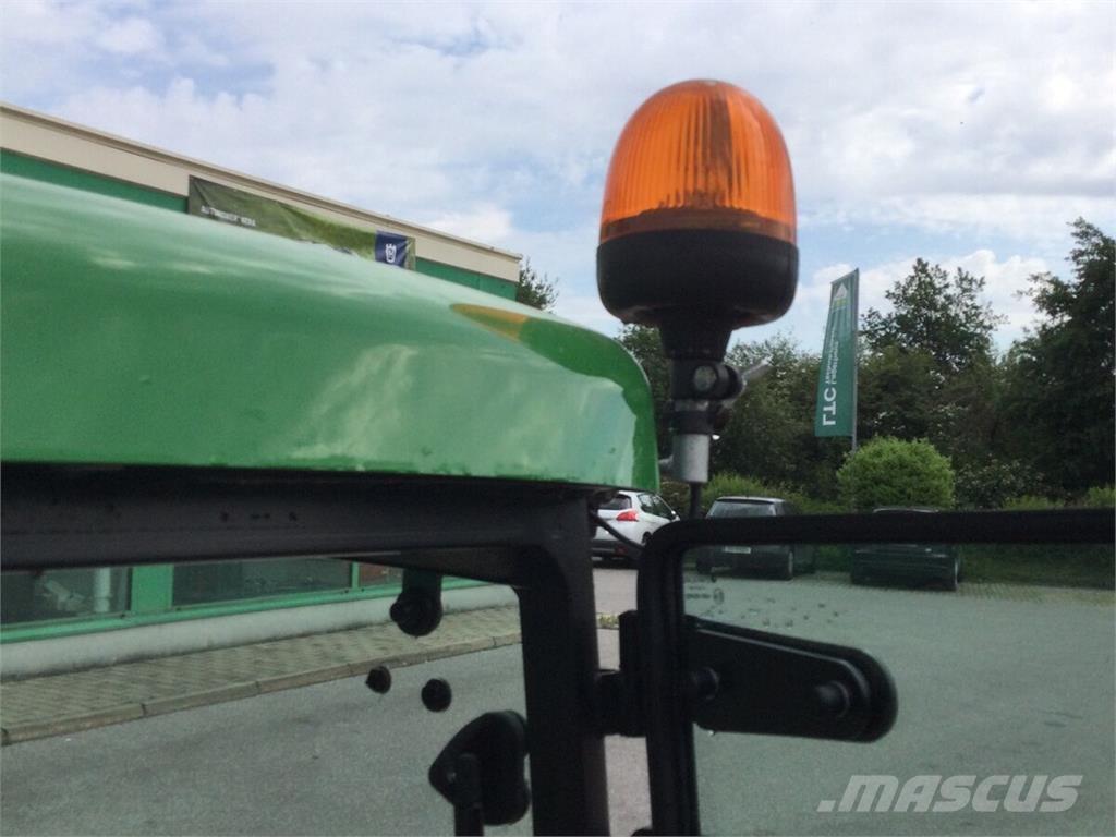 John Deere 1026R Tractores