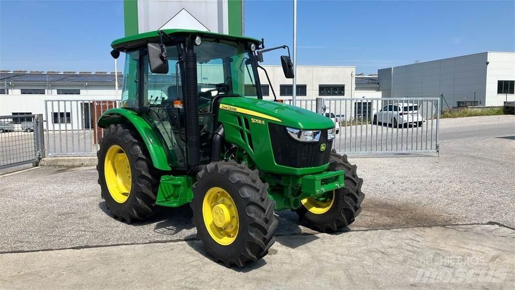 John Deere 5058E Tractores