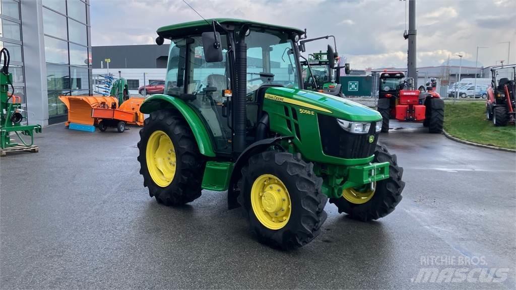 John Deere 5058E Tractores