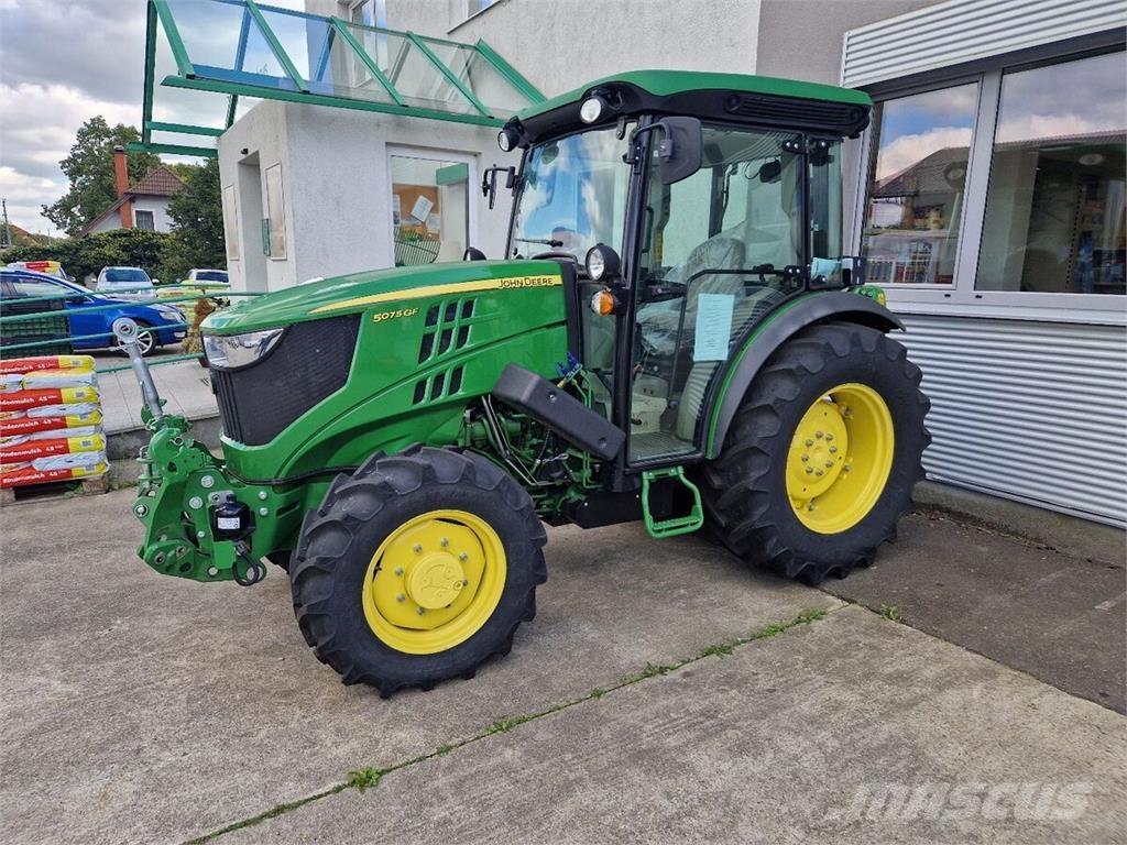 John Deere 5075 GF Tractores