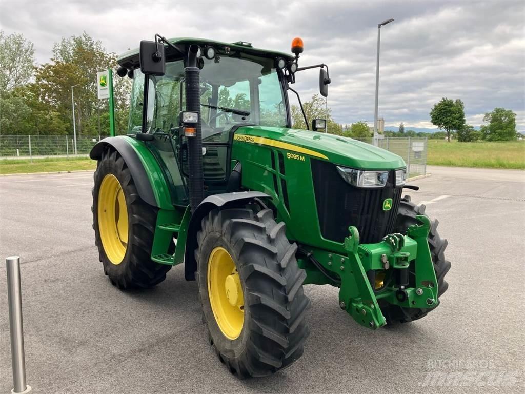 John Deere 5085M Tractores