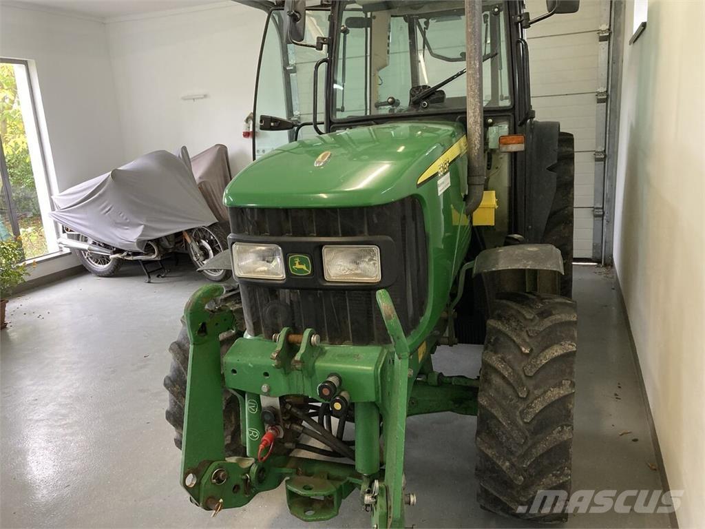 John Deere 5515F Tractores