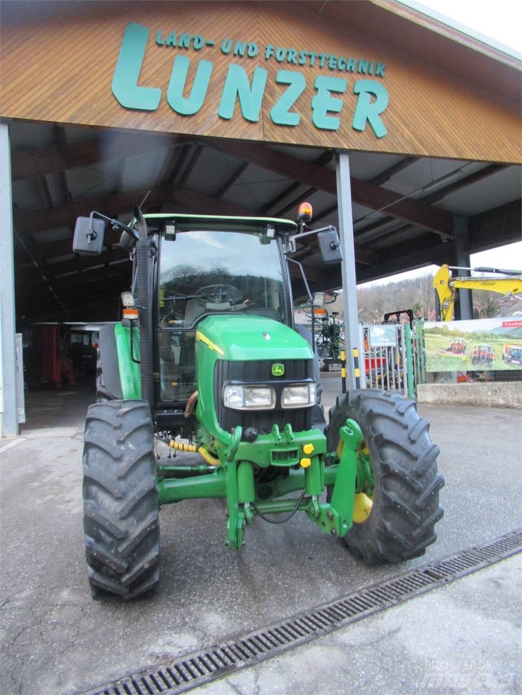 John Deere 5820 Tractores