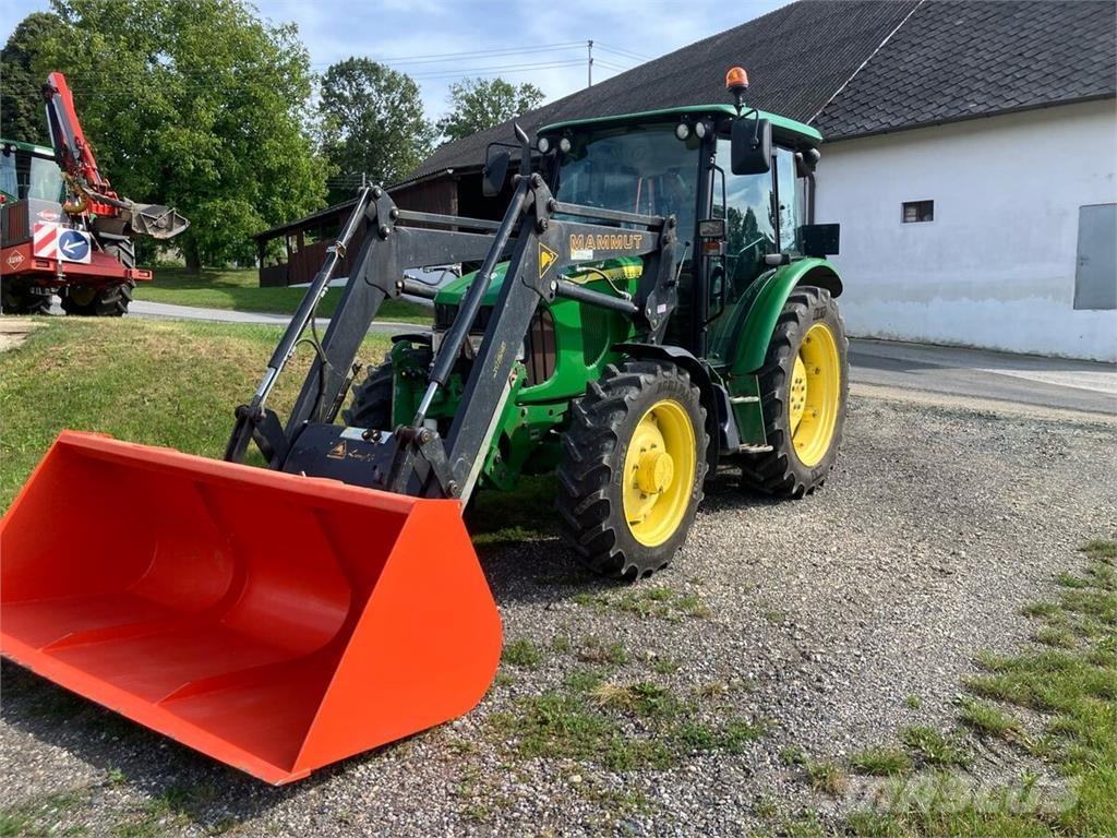John Deere 5820 Tractores