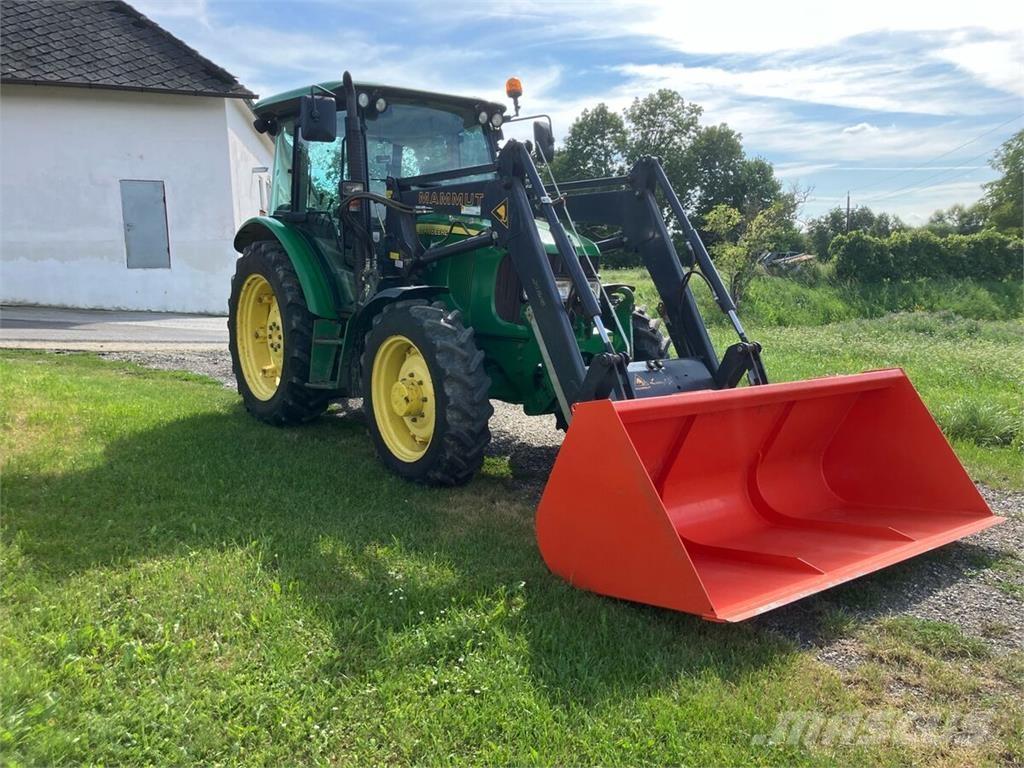 John Deere 5820 Tractores