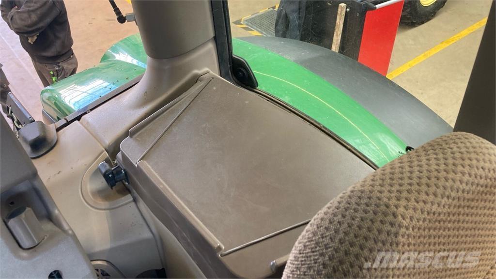 John Deere 6130R Tractores