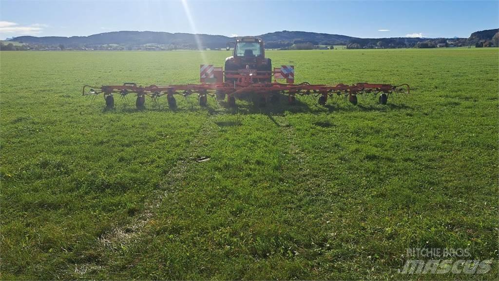 Kuhn GF 10802T Rastrillos y henificadores