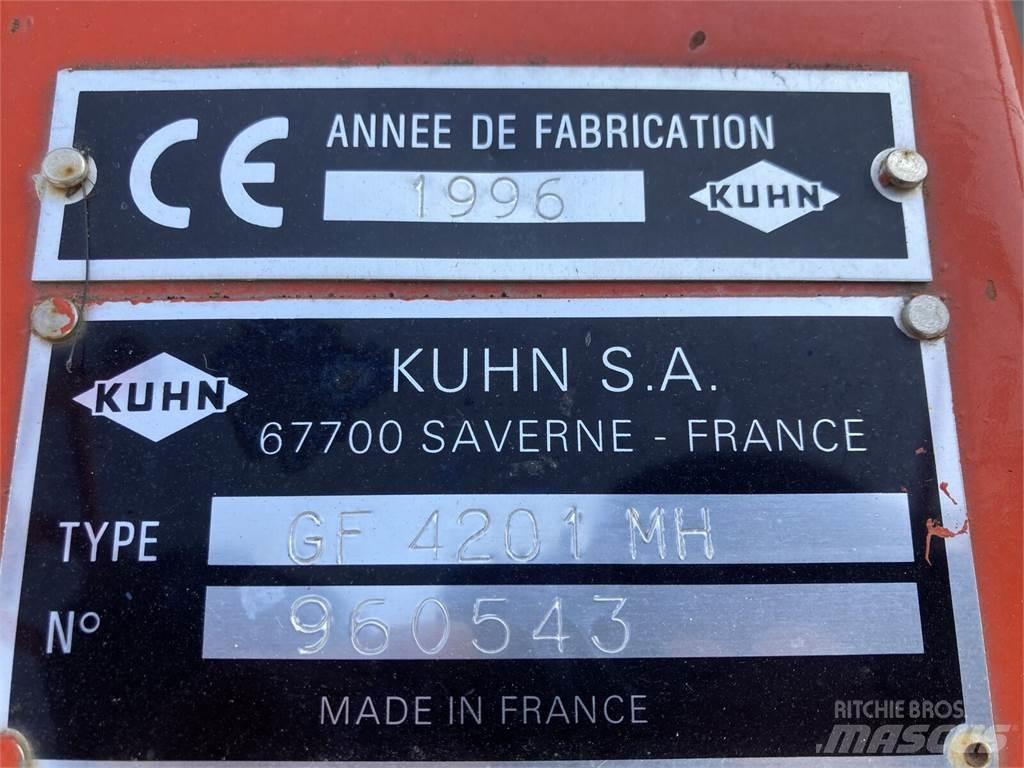 Kuhn GF 4201 HM Rastrillos y henificadores