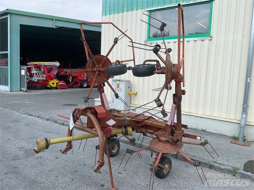 Kuhn GF 5001 Rastrillos y henificadores