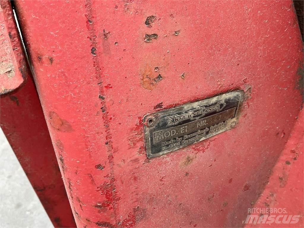 Kverneland E-14 Arados fijos suspendidos