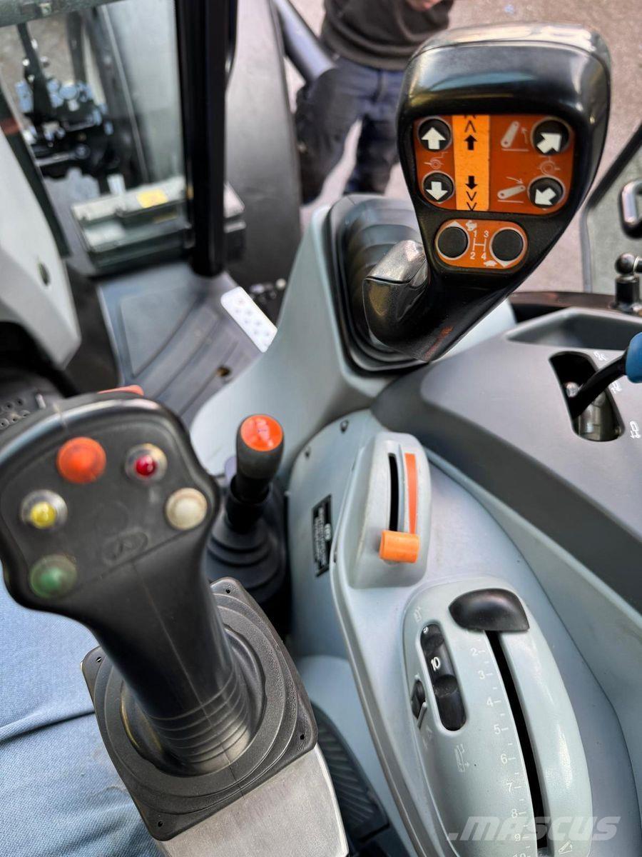 New Holland T4.115 Tractores