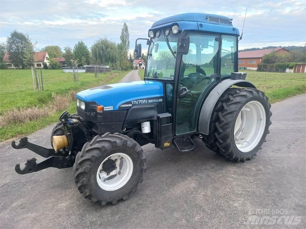 New Holland TN-N 75 Tractores