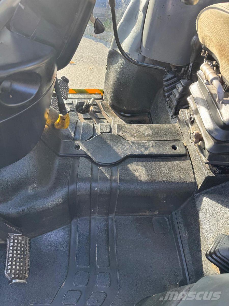 New Holland TN65DA Tractores