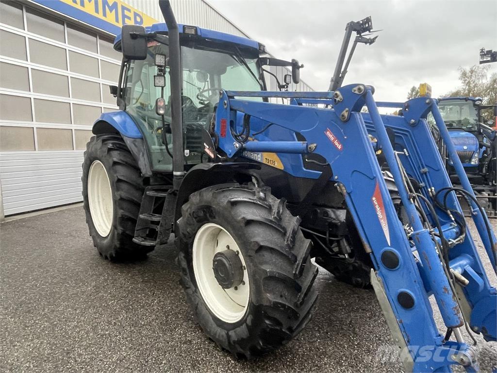 New Holland TS135A Tractores