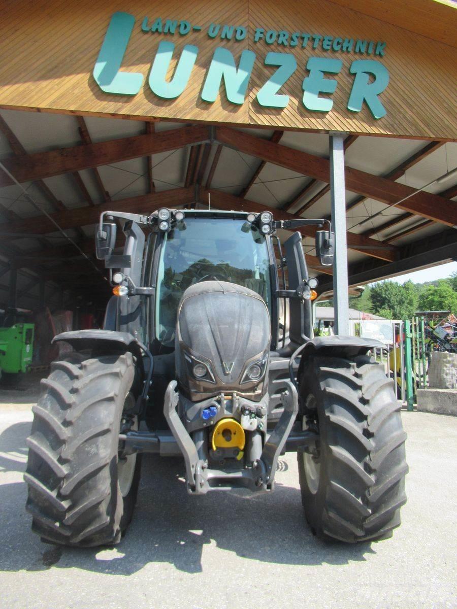 Valtra N134 (Stufe V) Tractores
