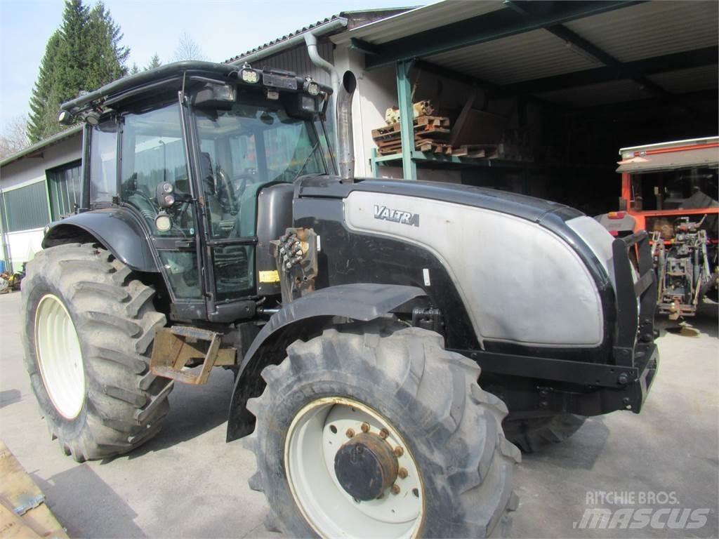 Valtra XM 130 Tractores