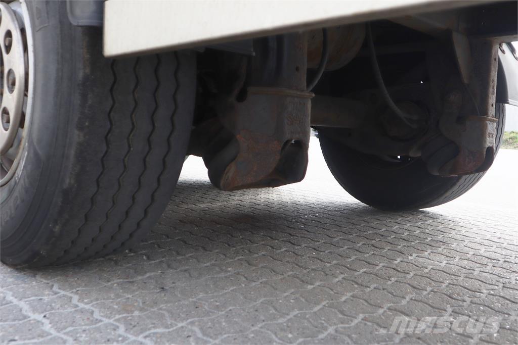 KLC Trailer 34 pl. Semirremolques con caja de lona