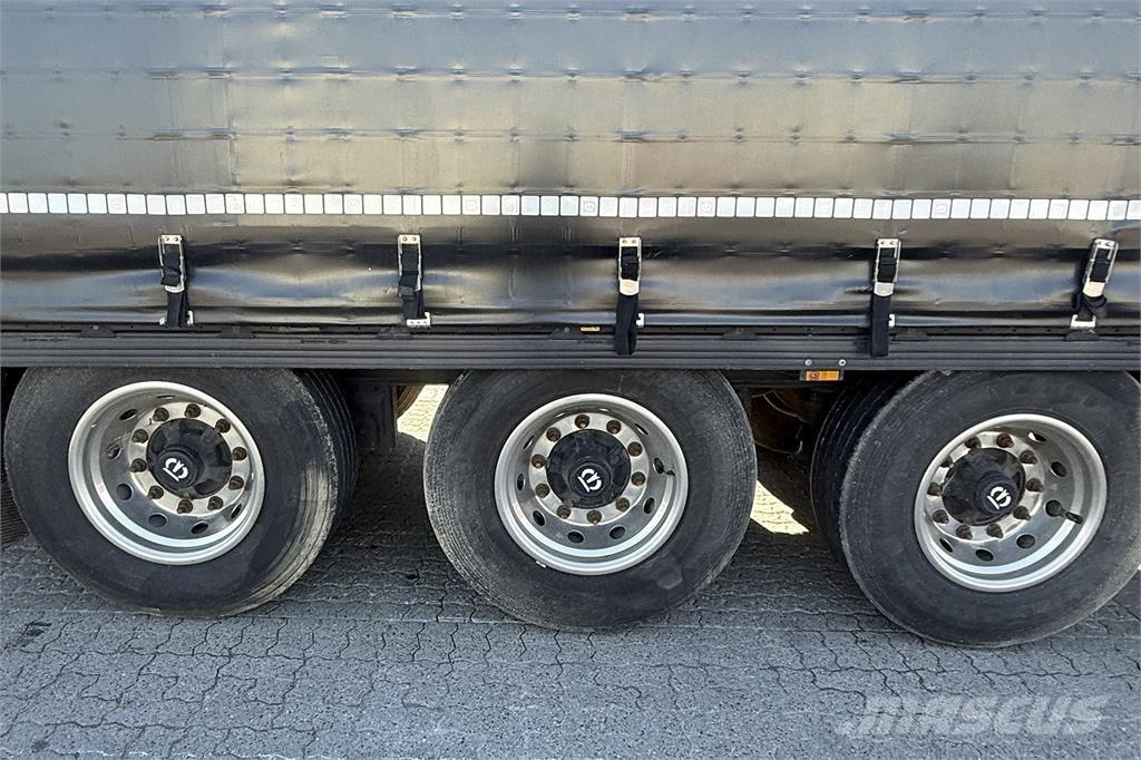 Krone 3 AKS. Semirremolques con caja de lona