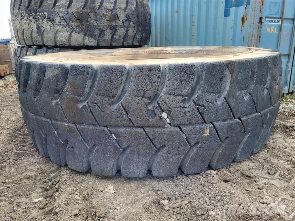 Goodyear RM-4B+ Neumáticos, ruedas y llantas