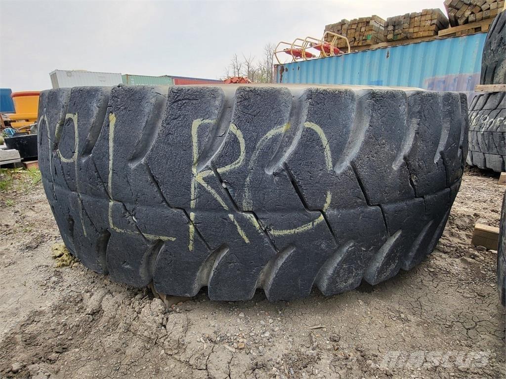 Goodyear RM-4B+ Neumáticos, ruedas y llantas