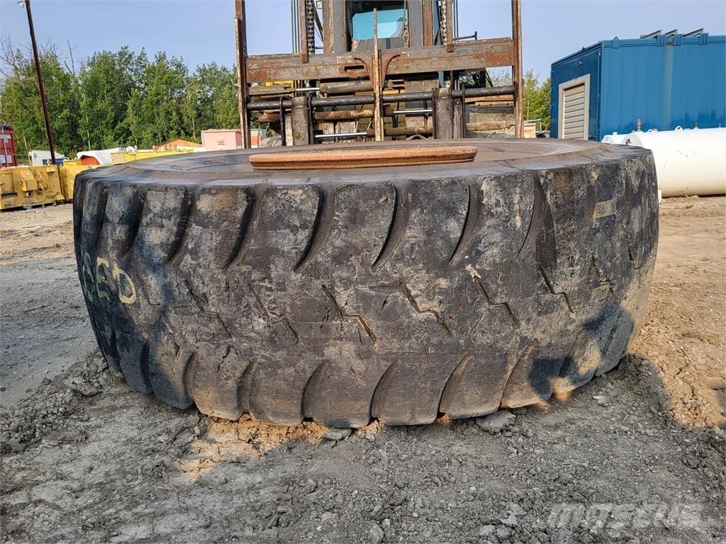 Goodyear RM-4B+ Neumáticos, ruedas y llantas