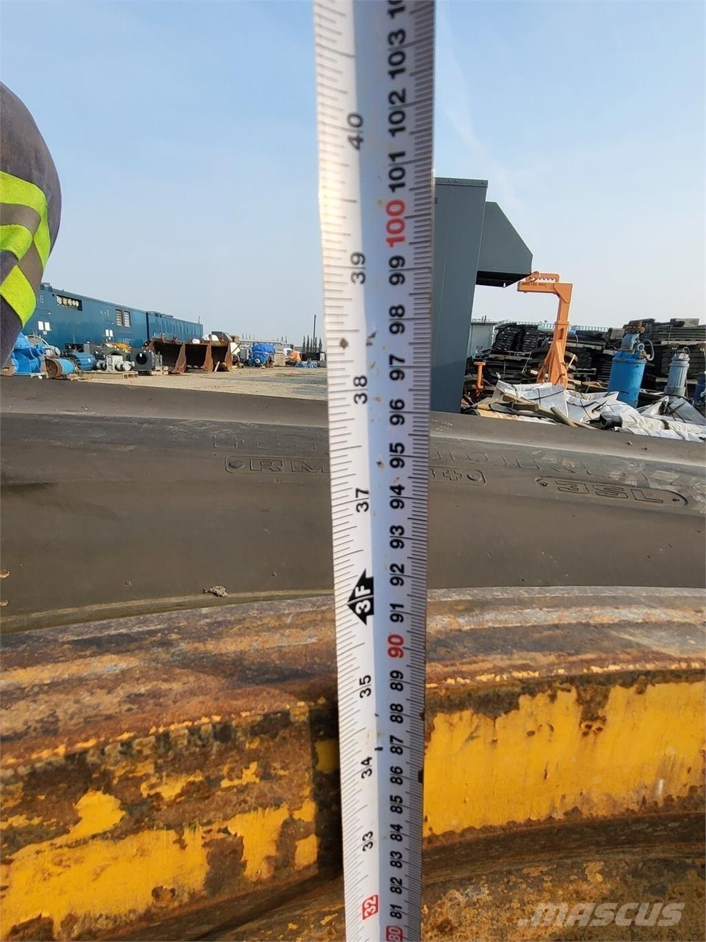 Goodyear RM-4B+ Neumáticos, ruedas y llantas