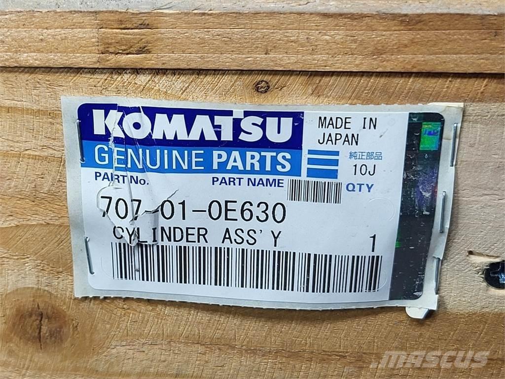 Komatsu 707-01-0E630 Transporte - Otros