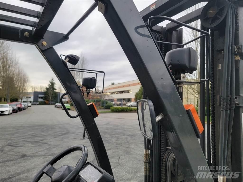 Nissan MCPL01A15LV Construcción - Otros