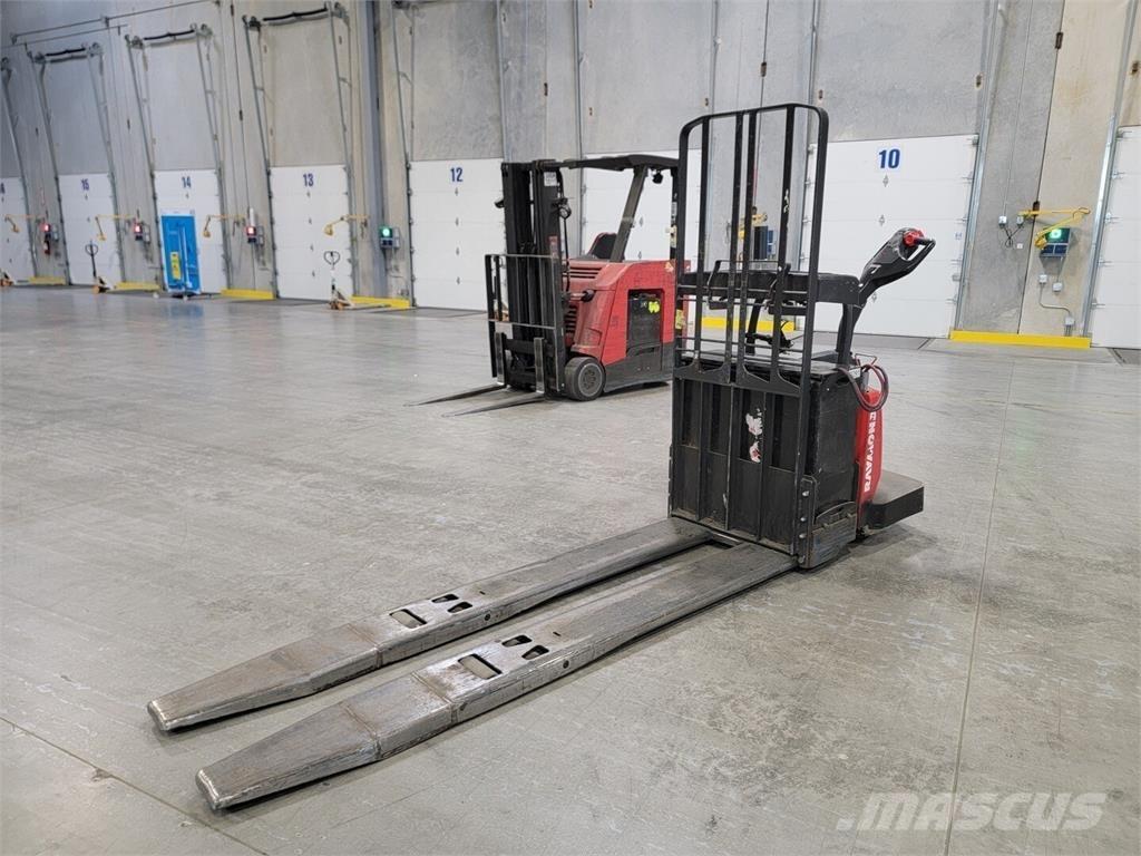Raymond 8410 Construcción - Otros