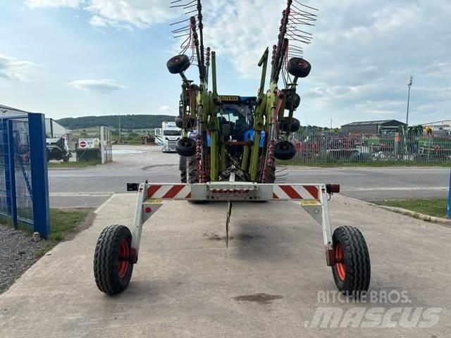 CLAAS Liner 780 Rastrillos y henificadores