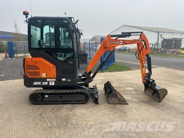 Develon DX19-7 Excavadoras de cadenas