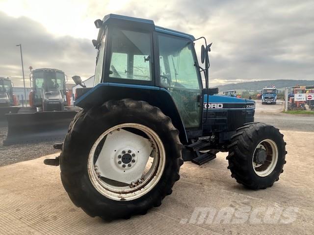 Ford 7740 Tractores
