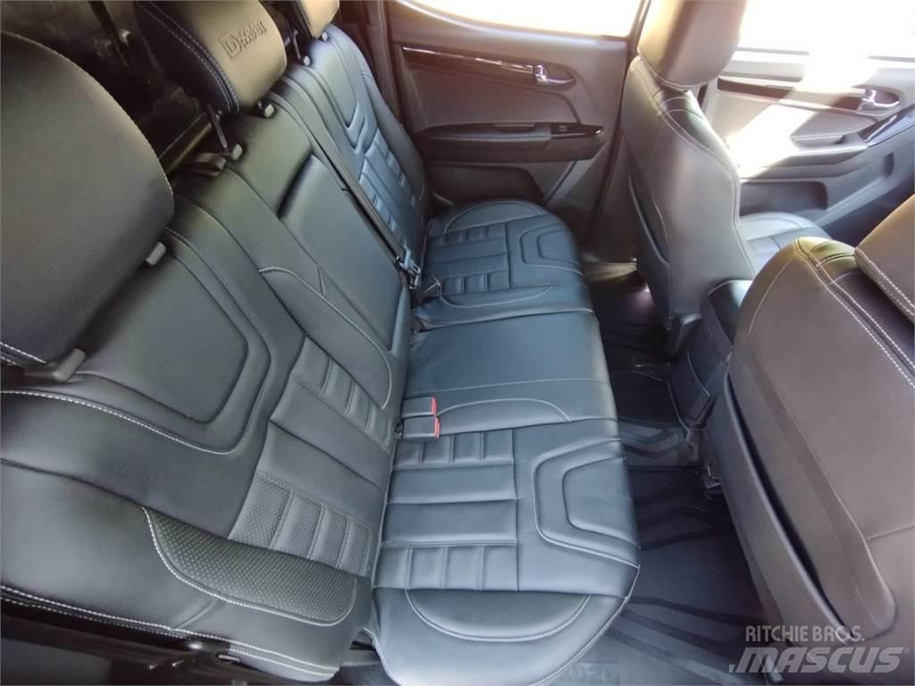 Isuzu Blade Furgonetas caja abierta