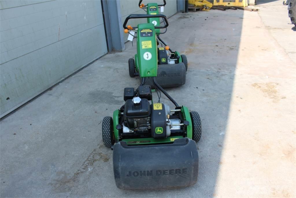 John Deere 220B Corta-césped manual