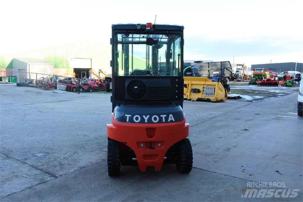 Toyota 4T Forklift Construcción - Otros