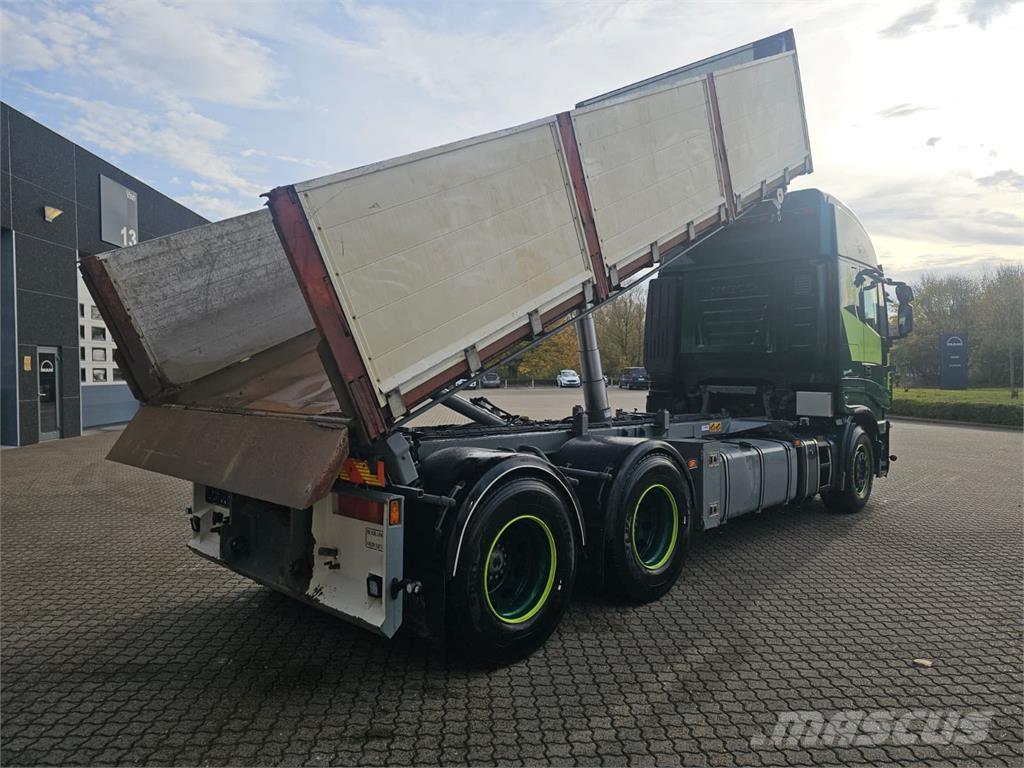 Iveco Stralis 560 6x4 Camiones con gancho