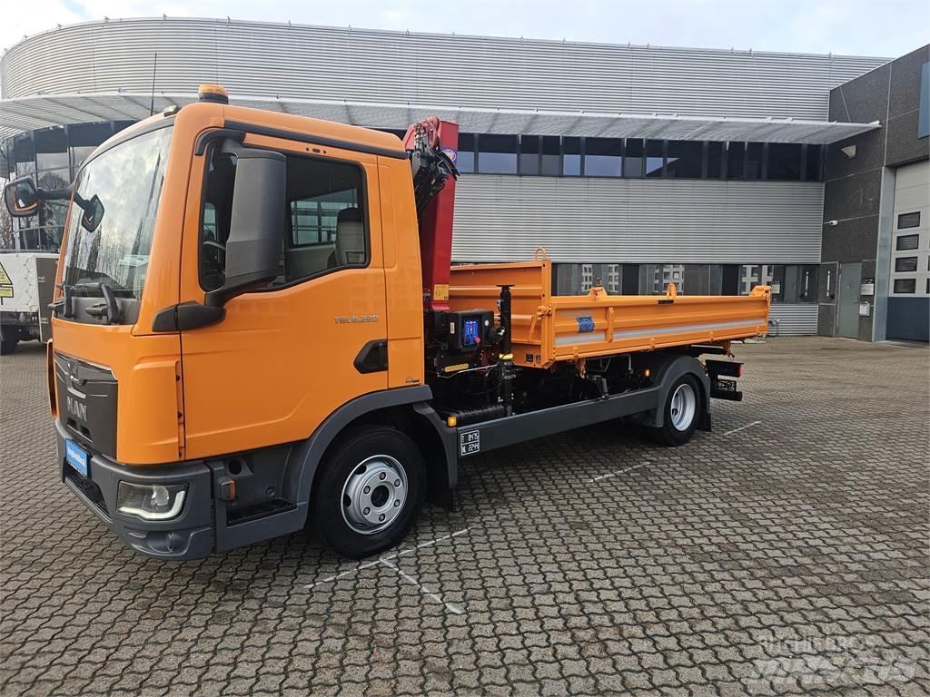 MAN TGL 8.220 Camiones grúa