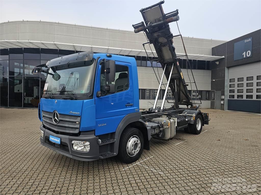 Mercedes-Benz Atego 1224 Camiones con gancho