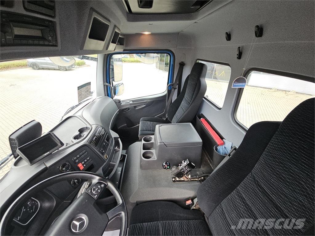 Mercedes-Benz Atego 1224 Camiones con gancho
