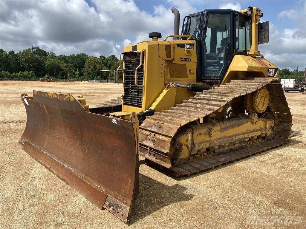 CAT D6N LGP Buldozer sobre oruga