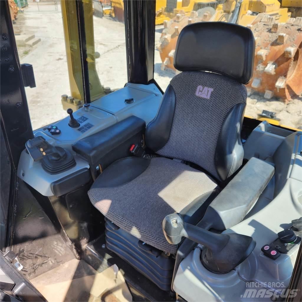 CAT D6N LGP Buldozer sobre oruga
