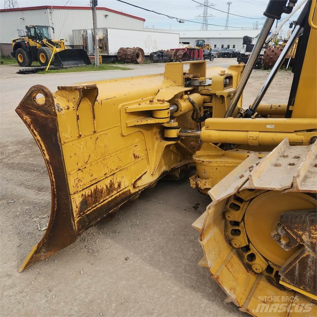 CAT D6T LGP Buldozer sobre oruga