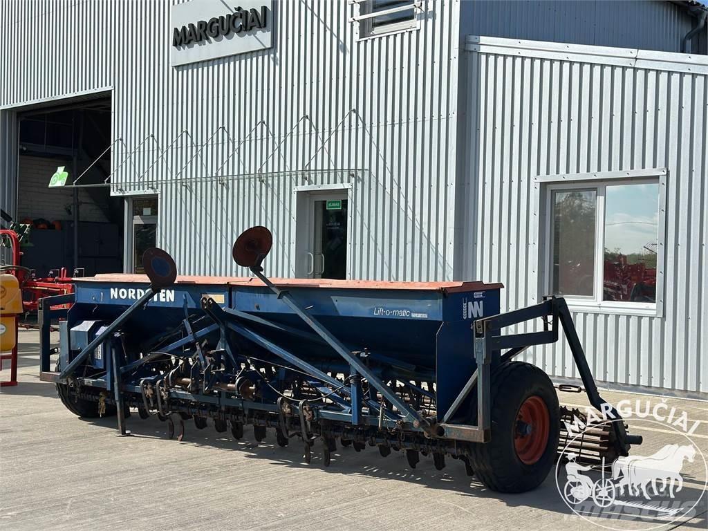Nordsten CLF 400, 4 m. Agricultura - Otros