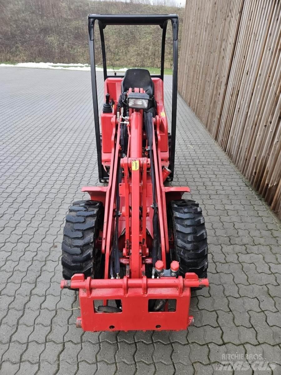 Schäffer 2428 SLT Palas cargadoras