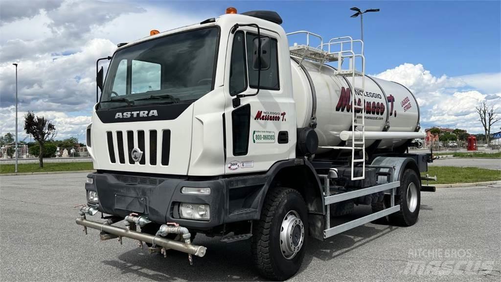 Astra HD8E 44.38 4x4 Camiones cisterna