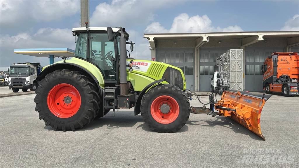 CLAAS Axion 810 4x4 Láminas y cuñas quitanieves