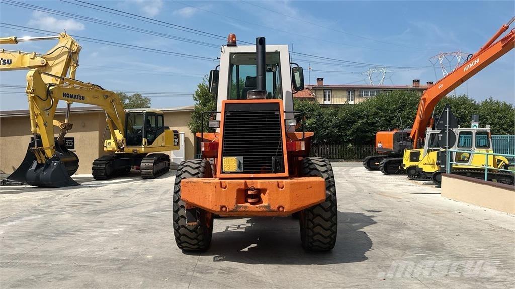 Fiat-Hitachi FR90 4X4 Cargadoras sobre ruedas
