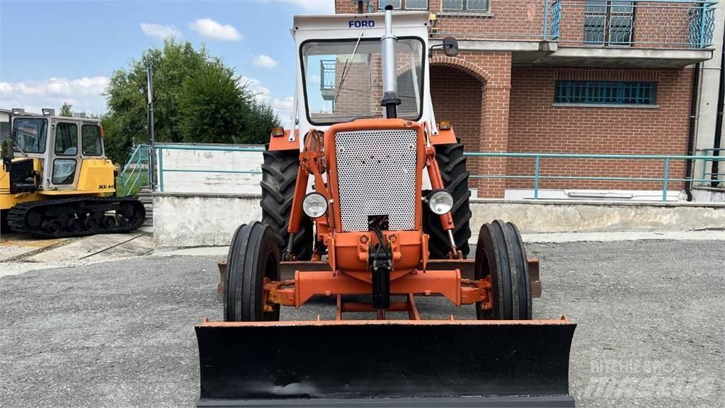 Ford 5600 4X2 Buldozer sobre oruga
