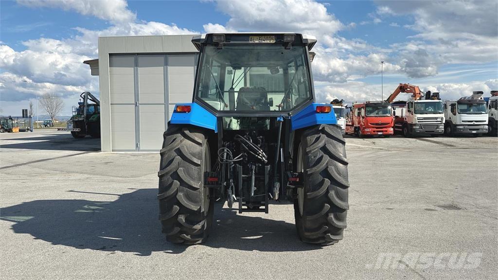 Ford 8240 4x4 Láminas y cuñas quitanieves